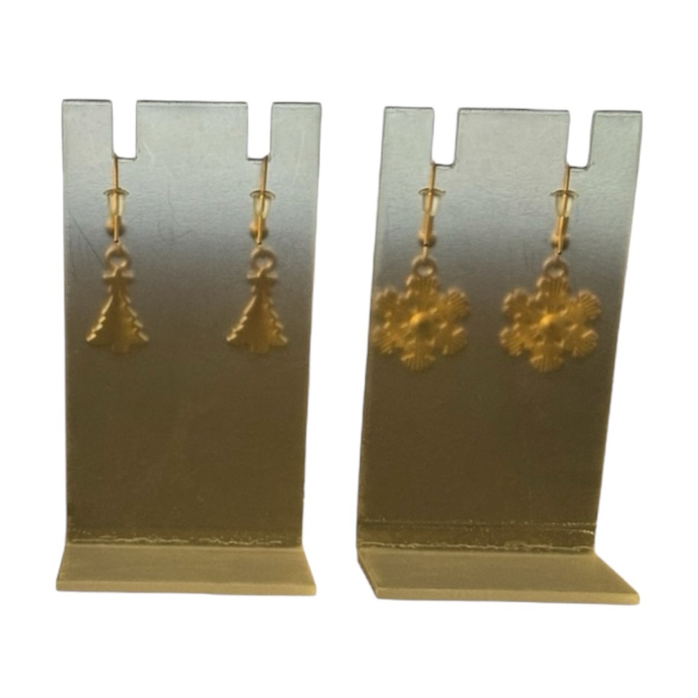 ⭐️3/$15⭐️ Christmas NWOT Cute Dangly Earrings - Picture 4 of 4